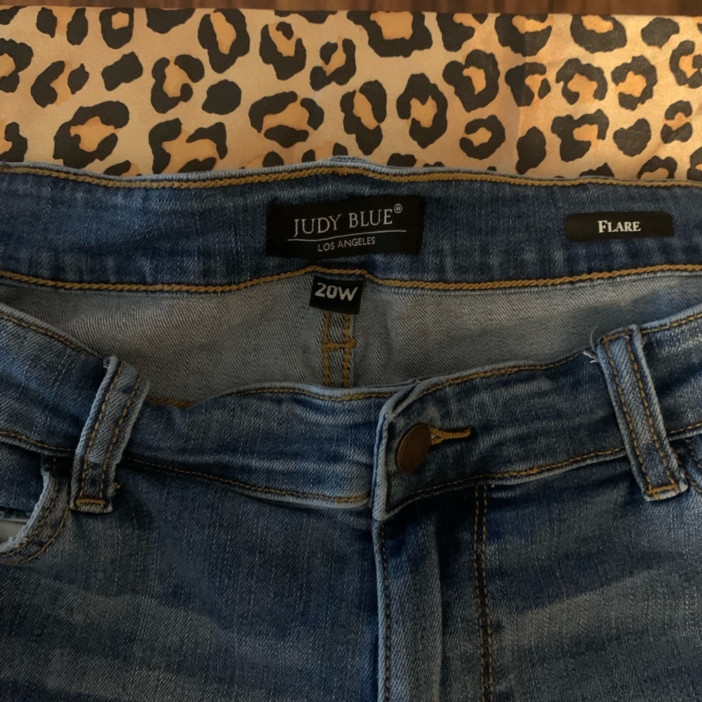 Judy Blue Medium Wash Flare Jeans
